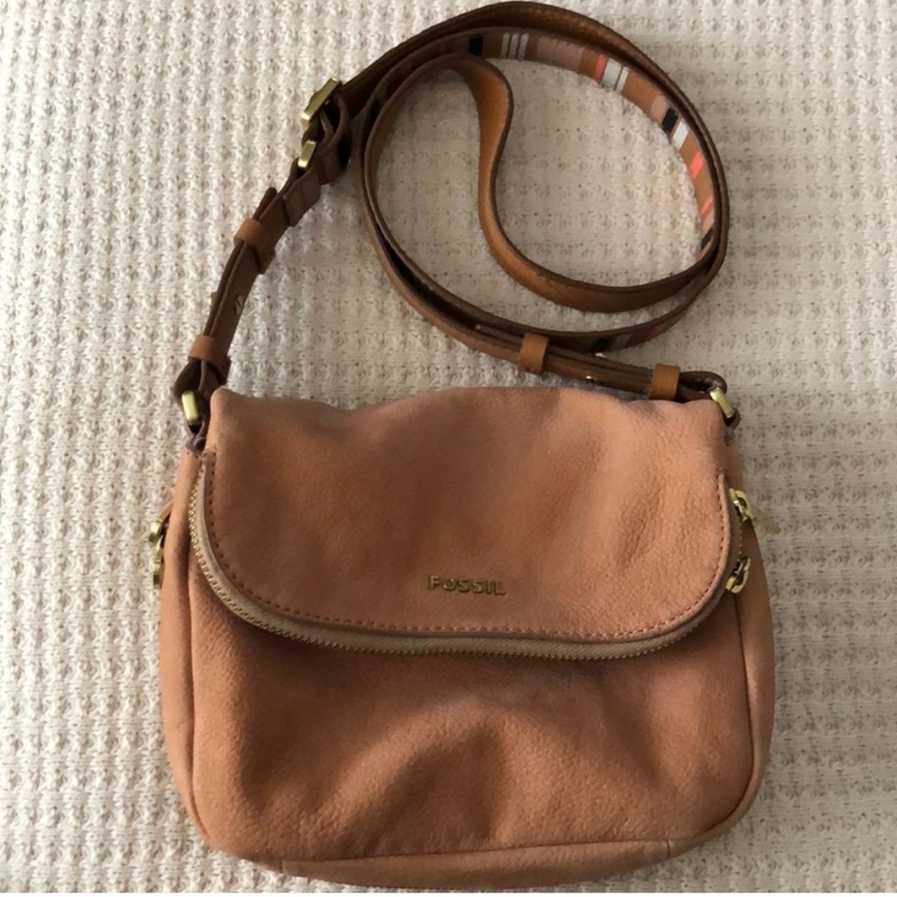 Euc Fossil | Preston Flap Expandable Crossbody | … - image 1